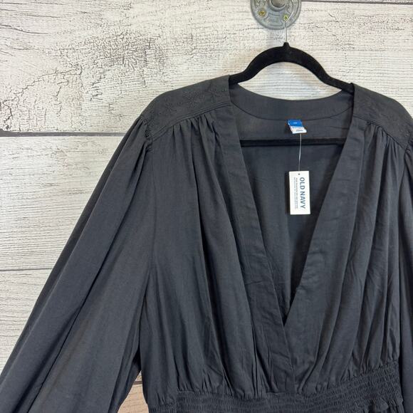 Old Navy Plus Size Black Eyelet Plunge Waisted Blouse Size 3X - Picture 2 of 9